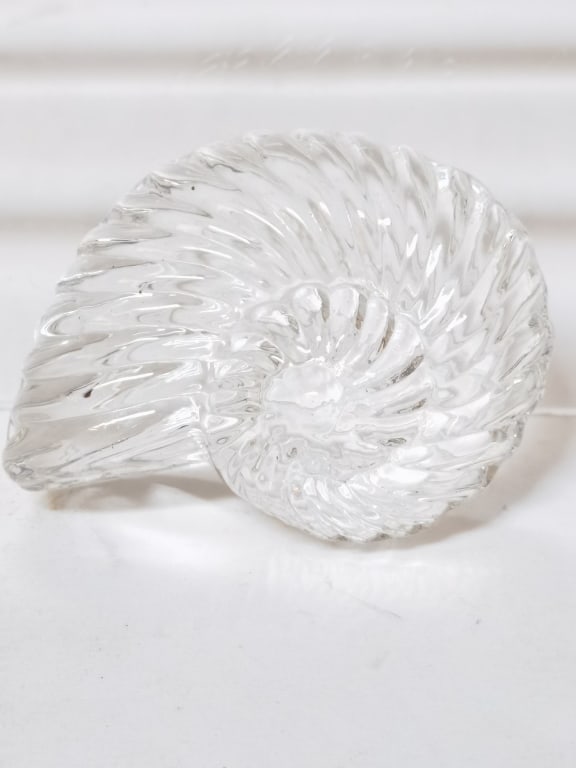 Vintage Clear Glass Shell Paperweight: Vintage Clear Glass Shell Paperweight, 2.5in