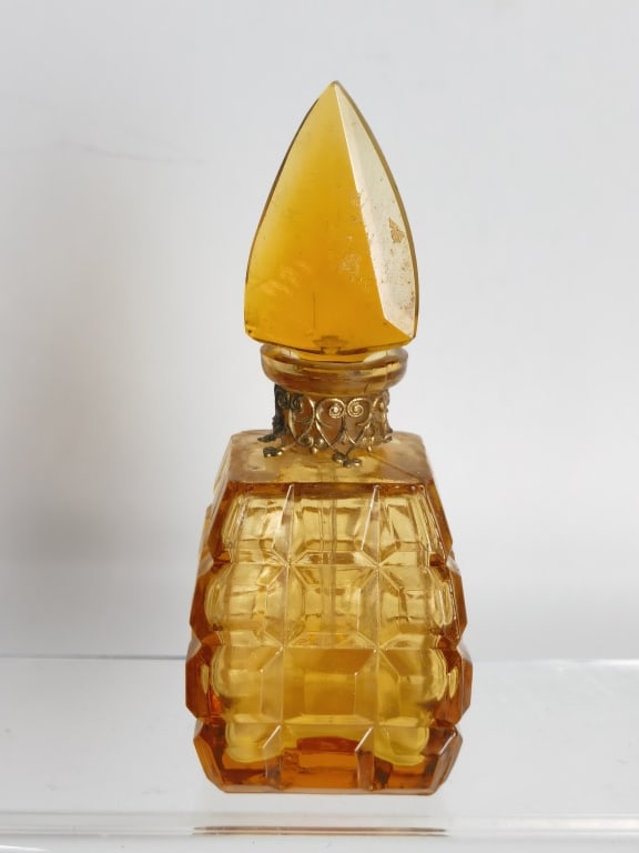 Vintage Amber Cut Glass Perfume Bottle: Vintage Amber Cut Glass Perfume Bottle, 4.5in