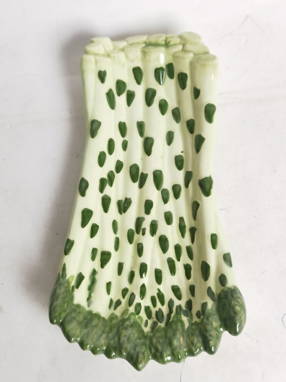 Vintage Jeanne Ceramic Asparagus Plate: Vintage Jeanne Ceramic Asparagus Plate, 11.5in