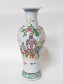 Antique Chinese Porcelain Famille Rose Vase