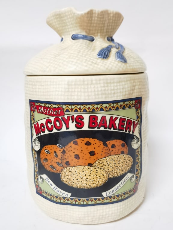 Porcelain McCoy's Bakery Cookie Jar (1 of 4)