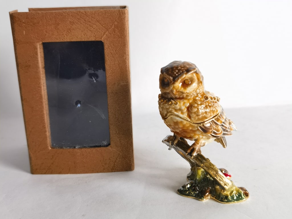 Vintage Jeweled Enamel Owl Trinket Box: Vintage Jeweled Enamel Owl Trinket Box, 3.75in