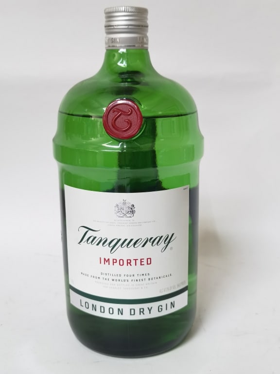 Tanqueray Imported London Dry Gin: Tanqueray Imported London Dry Gin, 11.5in