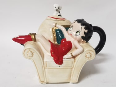 Vintage Betty Boop with Pudgy Ceramic Teapot