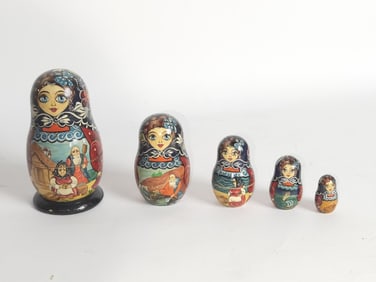 Vintage Russian Hand Painted Nesting Dolls