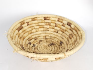 Vintage Minimalist Woven Round Basket