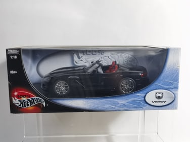 2002 Hot Wheel 1:18 Viper SRT-10 Car