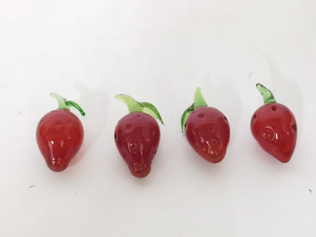 (4) Vintage Ruby Glass Strawberries: (4) Vintage Ruby Glass Strawberries, 1.5in