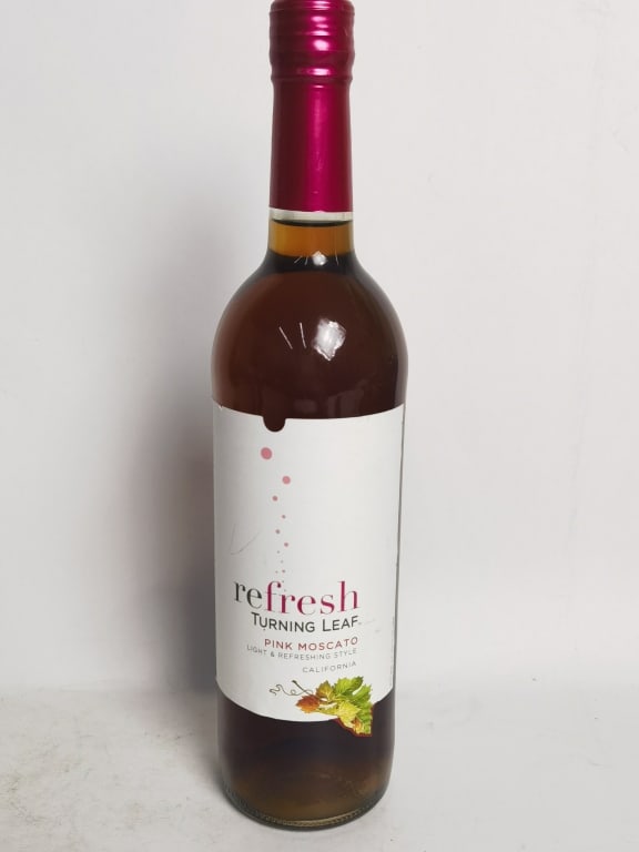 Refresh Turning Leaf Pink Moscato (1 of 3)