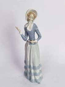Lladro Spain Porcelain Maiden Figurine