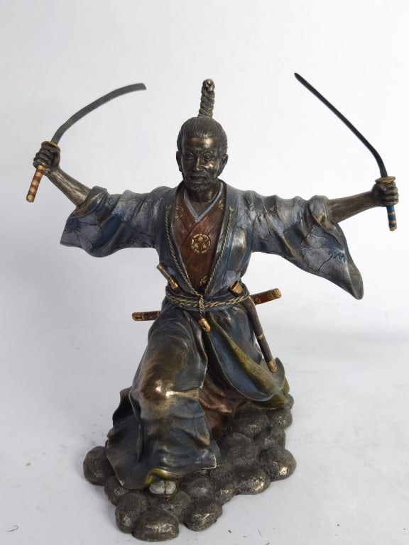 Japanese Samurai Warrior Sculpture: Japanese Samurai Warrior Sculpture, 9in by 6.5in
