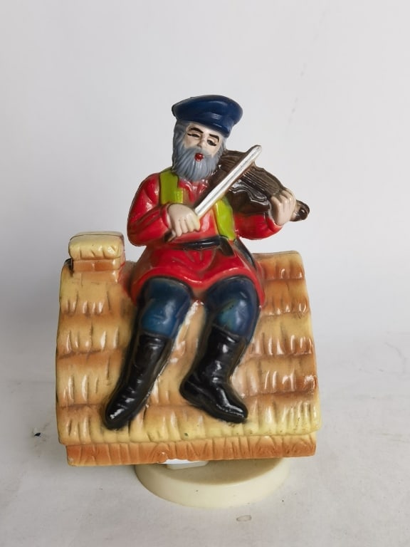 Vintage Plastic Fiddler on the Roof Music Box: Vintage Plastic Fiddler on the Roof Music Box, 7in
