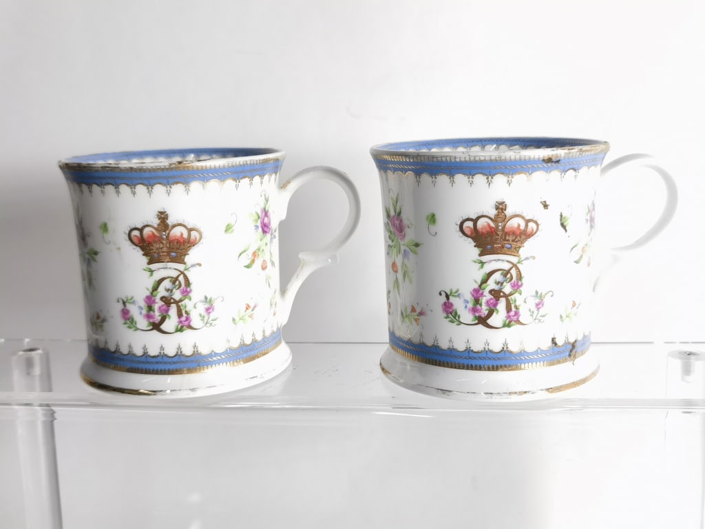 Pr. of Vintage The Queen's China Porcelain Mugs: Pr. of Vintage The Queen's China Porcelain Mugs, 3in by 4.25in