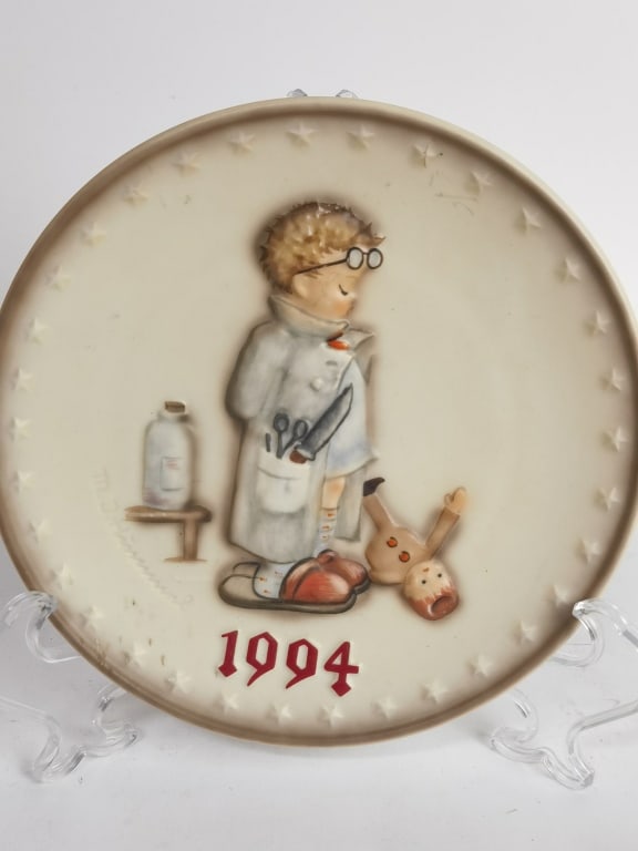 1994 Goebel Hummel Porcelain Collectible Plate (1 of 2)