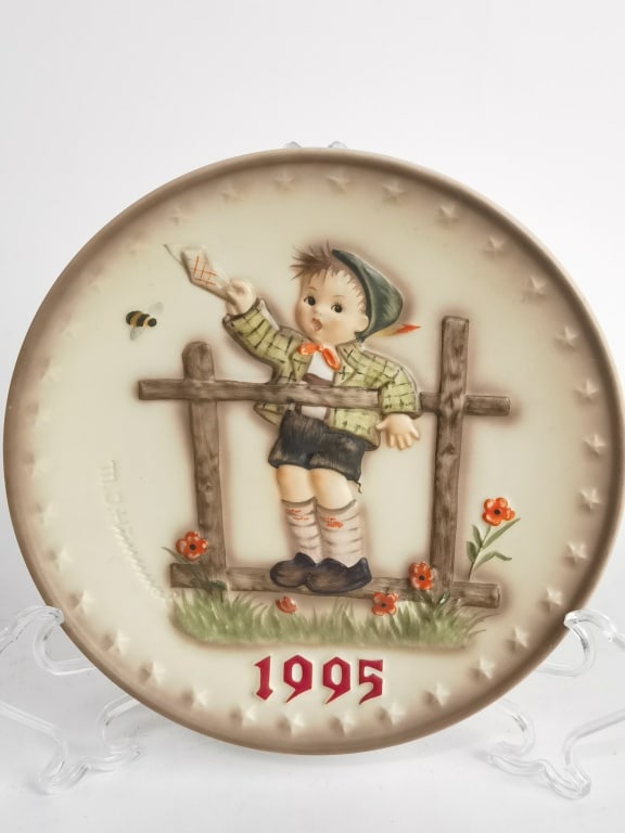 1995 Goebel Hummel Porcelain Collectible Plate (1 of 2)