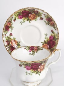 Vintage Royal Albert Old Country Roses Cup Set