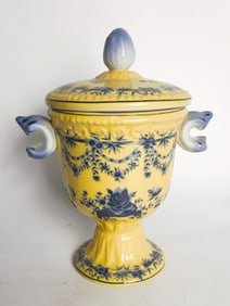 Vintage United Wilson Yellow Glaze B&W Covered Jar