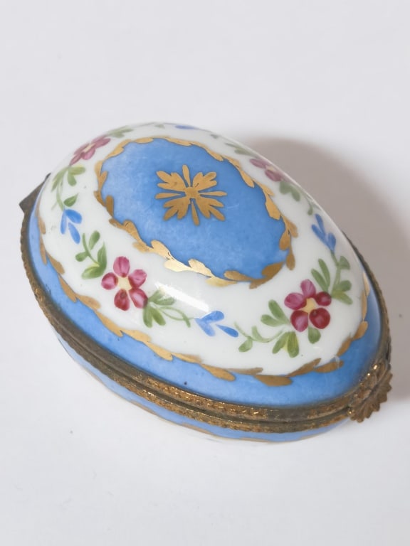 Limoges France Porcelain Floral Egg Treasure Box (1 of 4)