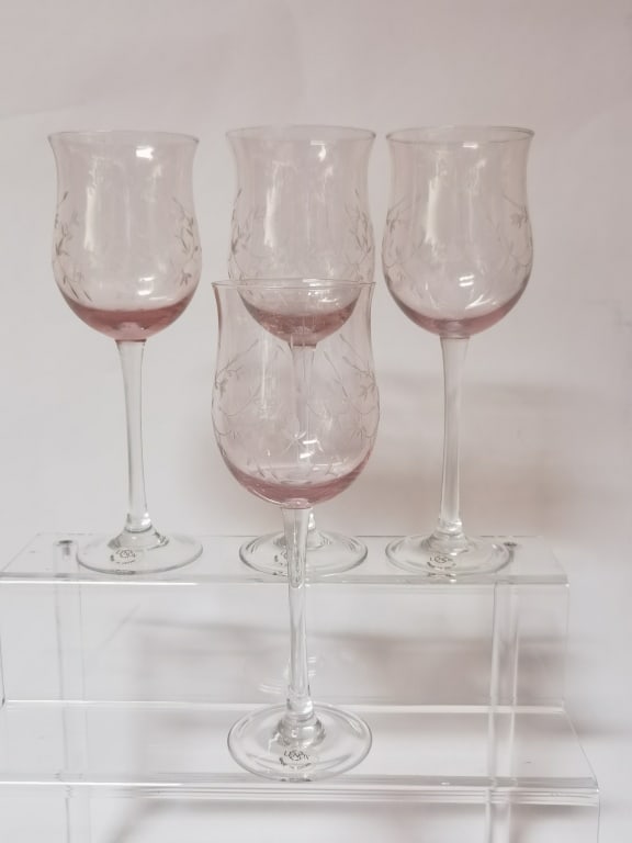 (4) Lenox Etched Pink Wine Glasses: (4) Lenox Etched Pink Wine Glasses, 8.75in