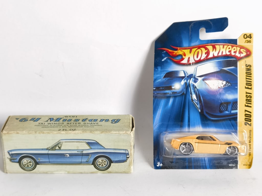 Vintage Avon 64 Mustang After Shave Bottle and Hot (1 of 6)