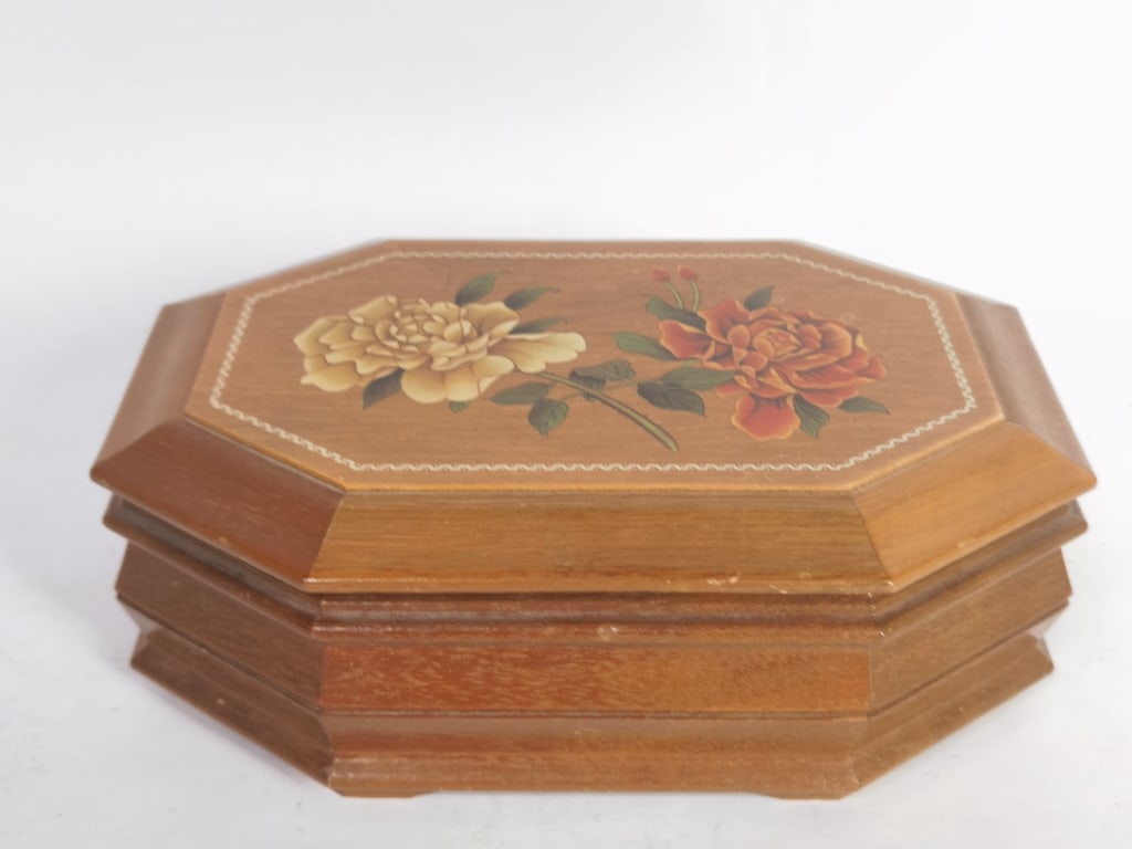 Vintage Hexagonal Wood Jewelry Box: Vintage Hexagonal Wood Jewelry Box, 3 1/8in by 8.75in