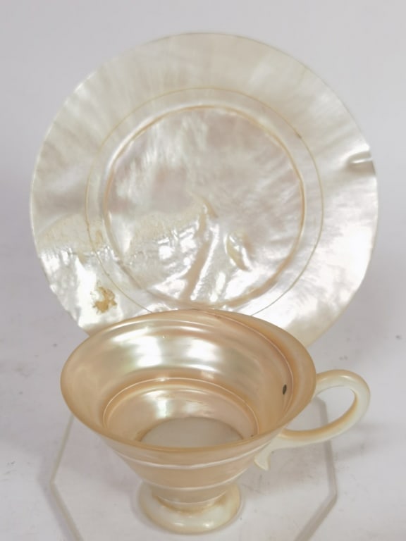 Vintage "Burma" Mother-of-Pearl Carved Cup Set: Vintage "Burma" Mother-of-Pearl Carved Cup Set, 2in by 5.25in