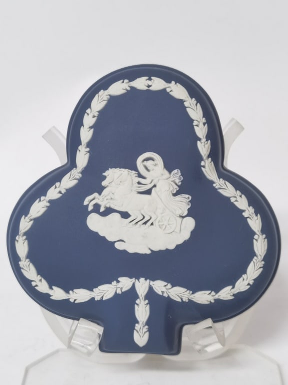 Wedgwood Jasperware Dark Blue Clover Shape Cover: Wedgwood Jasperware Dark Blue Clover Shape Cover, 4.25in