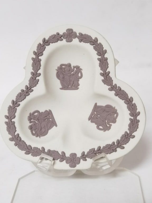Wedgwood Jasperware White Dish: Wedgwood Jasperware White Dish, 4.5in