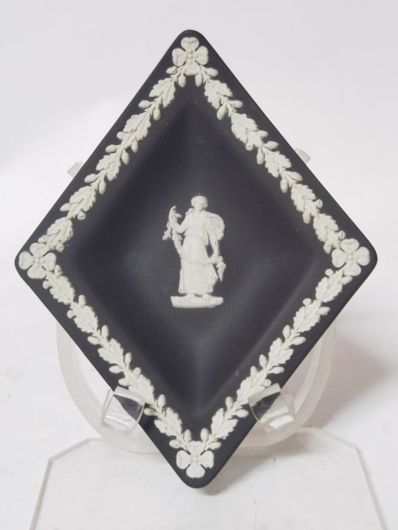 Wedgwood Jasperware Black Diamond Dish: Wedgwood Jasperware Black Diamond Dish, 5 3/8in