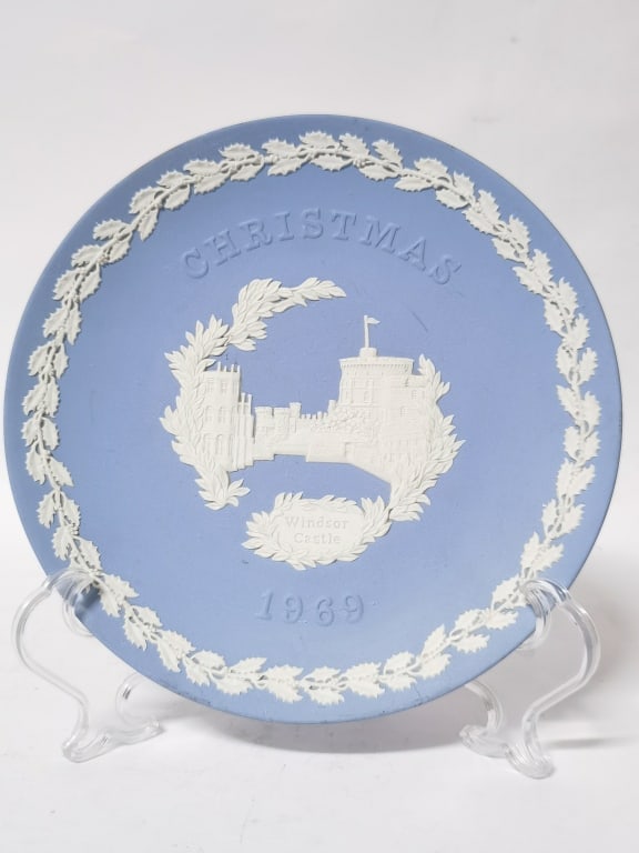 1969 Wedgwood Jasperware Blue Christmas Plate: 1969 Wedgwood Jasperware Blue Christmas Plate, 8in