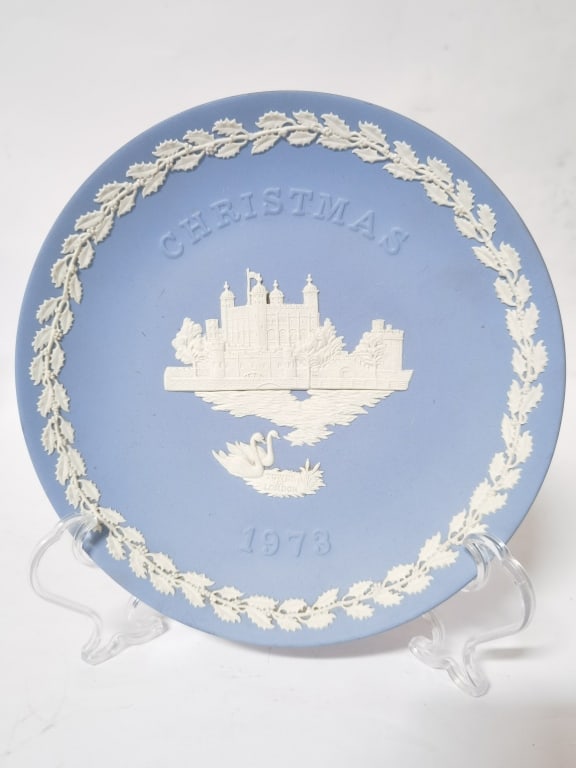 1973 Wedgwood Jasperware Blue Christmas Plate: 1973 Wedgwood Jasperware Blue Christmas Plate, 8in