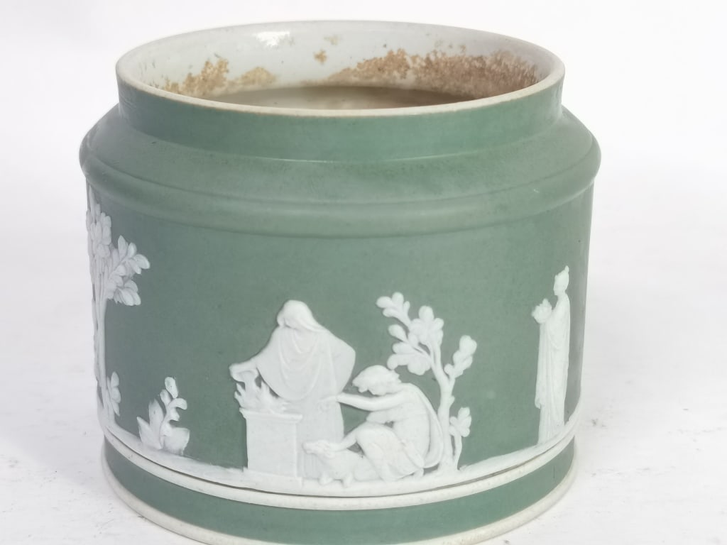 Vintage Wedgwood Jasperware Green Jar: Vintage Wedgwood Jasperware Green Jar, 3in by 3.5in