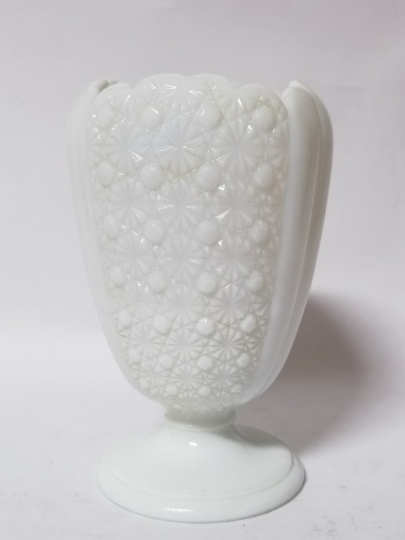 Vintage Fenton Cupped Daisy Button Milk Glass Vase (1 of 4)