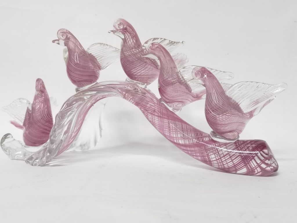 Large Murano Italy Pink Swirl Art Glass Bird Group: Large Murano Italy Pink Swirl Art Glass Bird Group, 16in by 8in