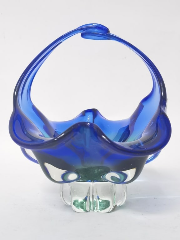 Vintage Royal Gallery Cobalt Blue Glass Basket Vas: Vintage Royal Gallery Cobalt Blue Glass Basket Vase, 7.5in by 7.5in