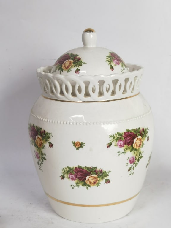 Limited Ed. Royal Albert Old Country Rose Biscuit: Limited Ed. Royal Albert Old Country Rose Biscuit Jar, 12in