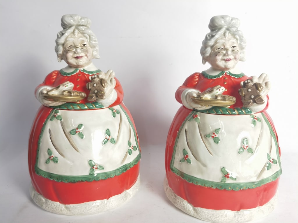 Pr. of Fitz & Floyd Fired Red Mrs. Santa Cookie Ja (1 of 4)