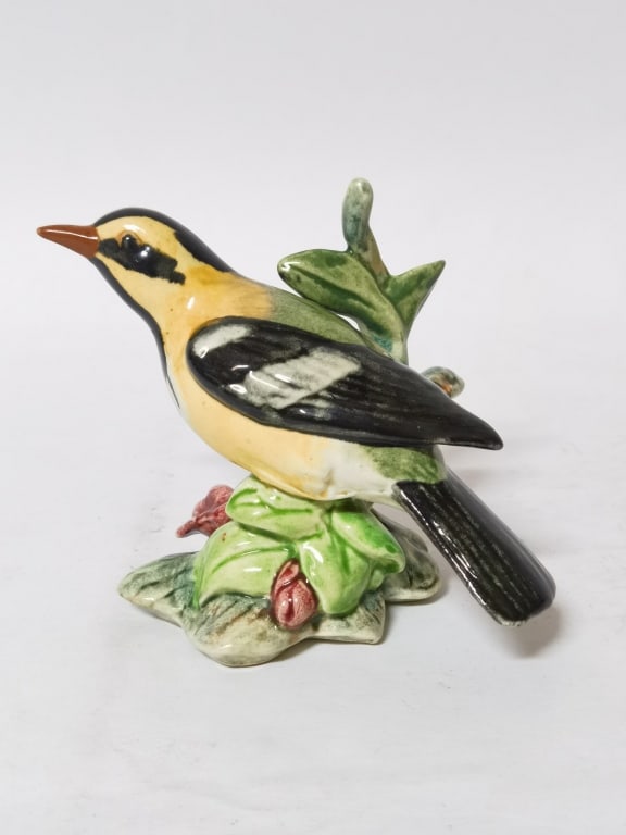 Vintage Stangl Pottery Bird Figurine: Vintage Stangl Pottery Bird Figurine, 4in