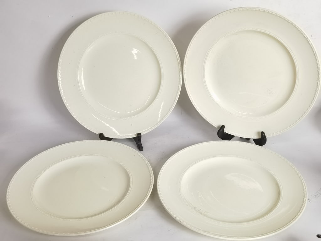 (4) Vintage Wedgwood Colonial Porcelain Plates: (4) Vintage Wedgwood Colonial Porcelain Plates, 10.5in