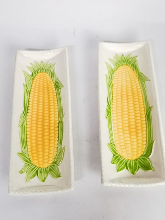 Pr. of Vintage Japanese Porcelain Corn Plates: Pr. of Vintage Japanese Porcelain Corn Plates, 1.25in by 9.75in