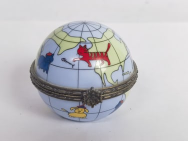 Vintage Villeroy & Boch Porcelain Globe Trinket Bo