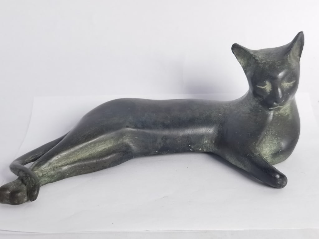 Vintage Modern Sleeping Cat Bronze Sculpture: Vintage Modern Sleeping Cat Bronze Sculpture, 4.5in by 10in