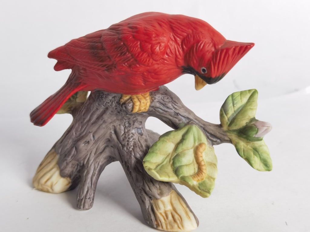 Vintage Porcelain Red Robin Figurine (1 of 5)