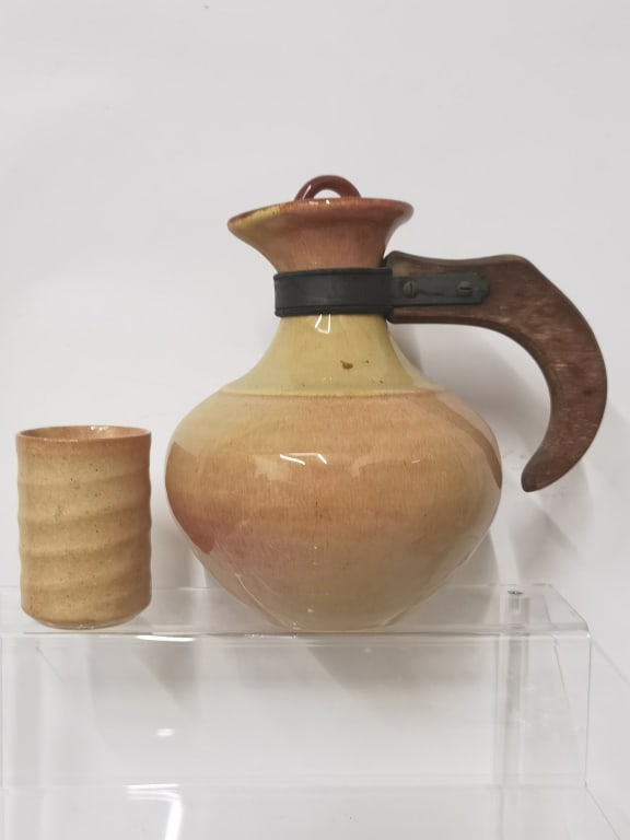 Vintage Gladding McBean Pottery Coffee Pot and Cup (1 of 4)