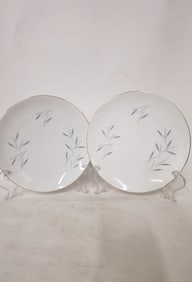 (2) Vintage Fein Bayreuth Bavaria Porcelain Plates