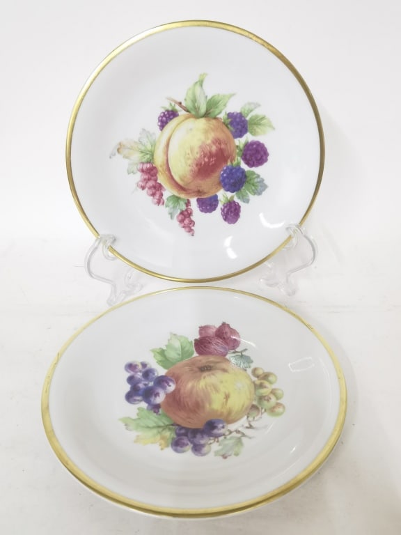 (2) Vintage Schwarzenhammer Porcelain Fruit Plates: (2) Vintage Schwarzenhammer Porcelain Fruit Plates, 7.5in