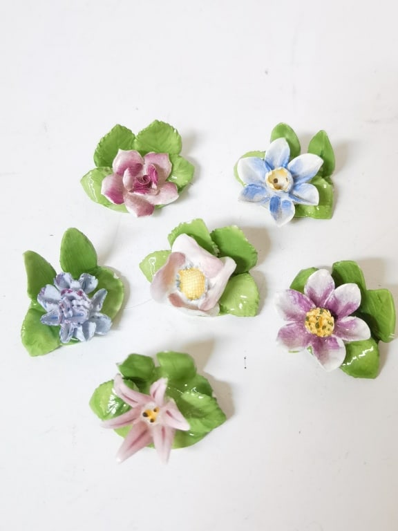 Group of Porcelain Flowers: Group of Porcelain Flowers, 1.5in