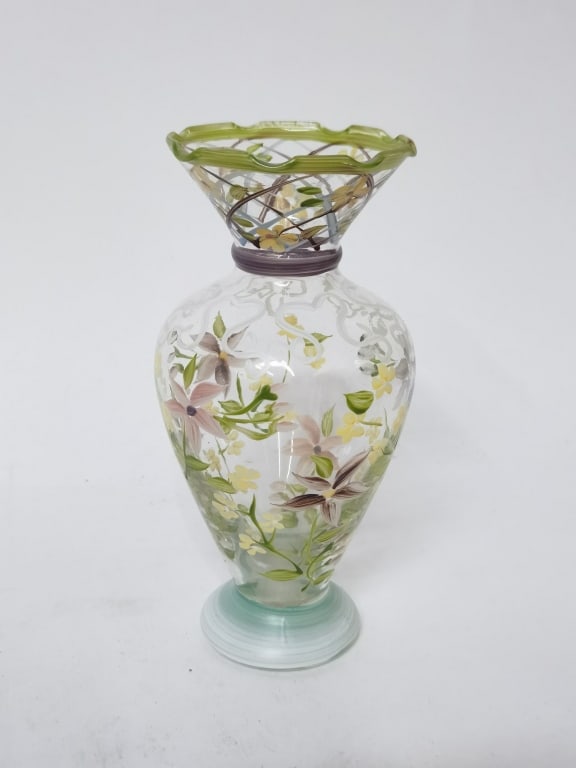 Vintage Fenton Hand Painted Floral Glass Vase: Vintage Fenton Hand Painted Floral Glass Vase, 6.5in