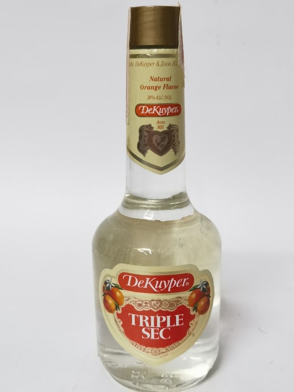 DeKuyper Natual Orange Triple Sec: DeKuyper Natual Orange Triple Sec, 8.75in