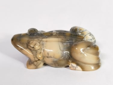 Vintage Agate Carved Frog